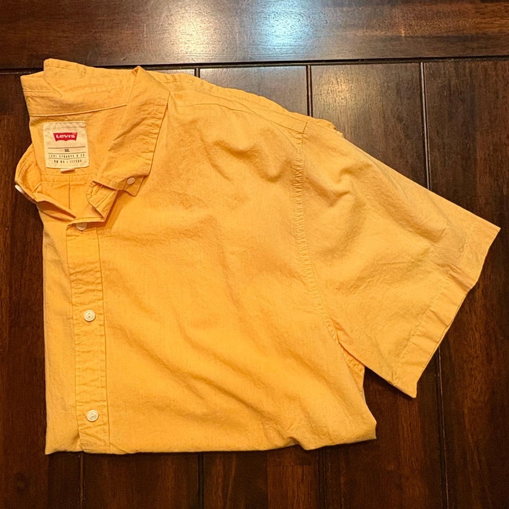 Levi's Men's Light Orange Short Sleeve Button Down Shirt, Size XXL